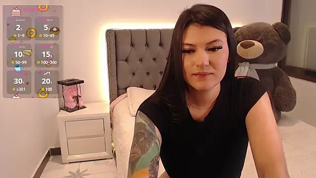 [13 May 18:12] Private Show - video di Nicols66 modella di cam