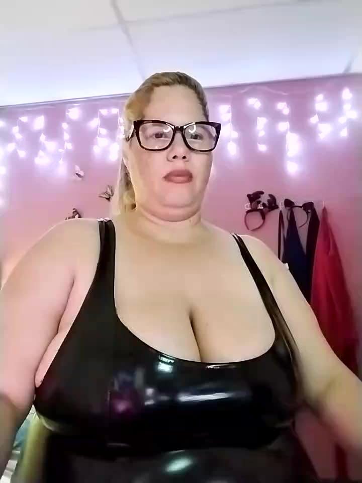 Show anal + squirt — filmik EllisW8, modela(-lki) na kamerkach