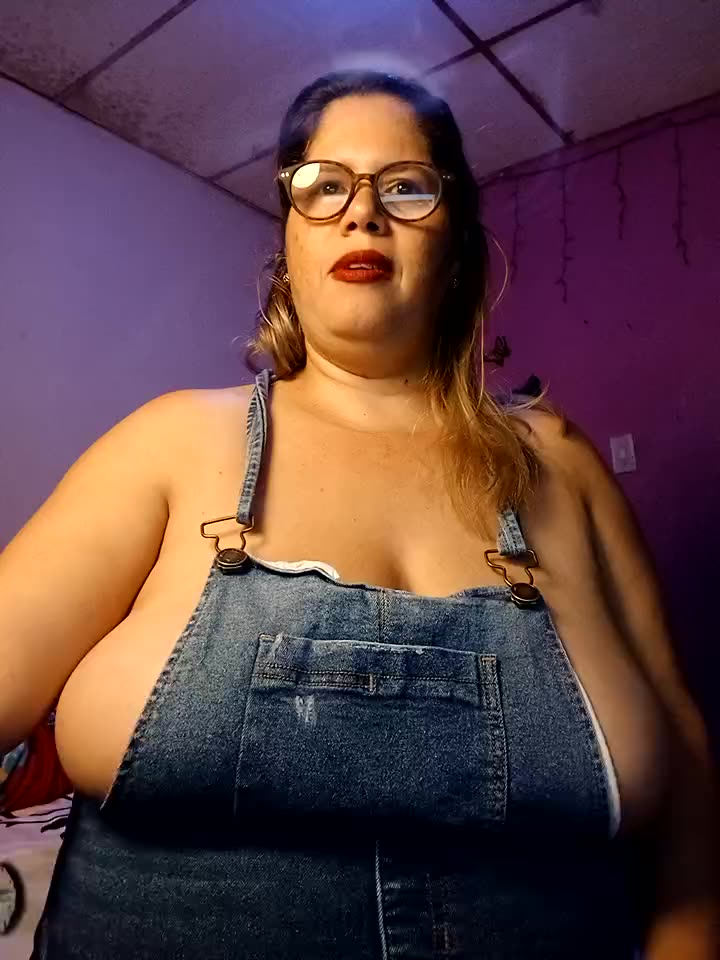 [7 Aug 05:35] Private Show — filmik EllisW8, modela(-lki) na kamerkach