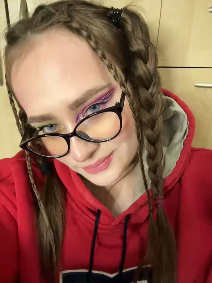 Fingers pussy) - video od modelky/modela BettyClaus