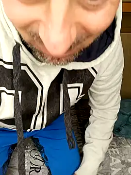 Show ass and  cum - video của người mẫu cam toro23xxxl