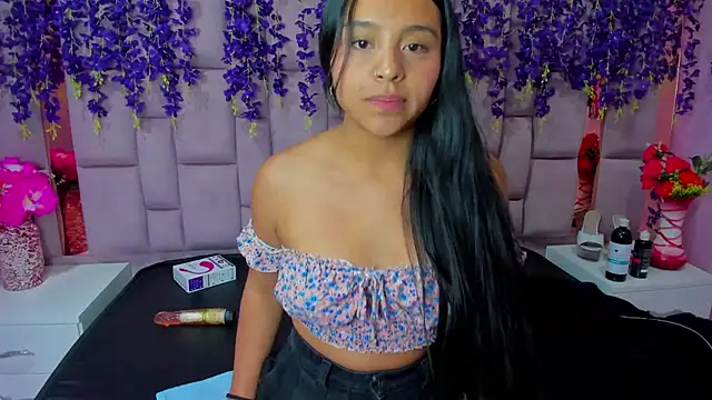 In new room😈🤍💜 - video by Catalina_naugthy cam model