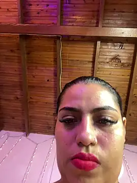 Versatil Kitty 🥵 - video by kiana_cream cam model