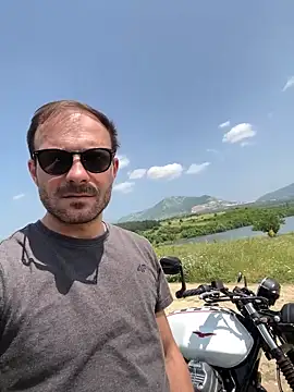 [13 Jun 13:54] Public Show - vídeo de Adventurehotman modelo de câmara