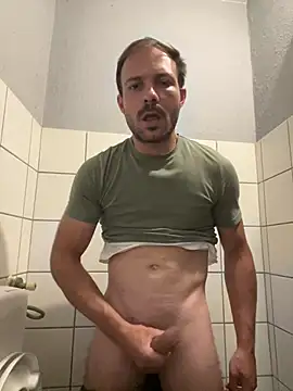 [27 Jun 15:52] Private Show - video by Adventurehotman cam model
