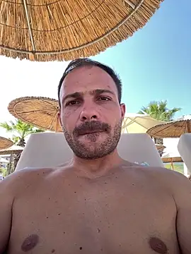 [7 Sep 12:13] Public Show at Beach - video by Adventurehotman cam model