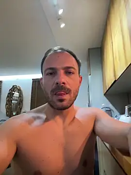 [16 Oct 23:10] Private Show - video by Adventurehotman cam model