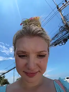 Masturbation in public 🔥🔥 - video di AmmyHot modella di cam