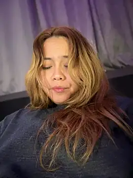 Tentáculo en mi pussy y Squirt - video by MerlyG cam model