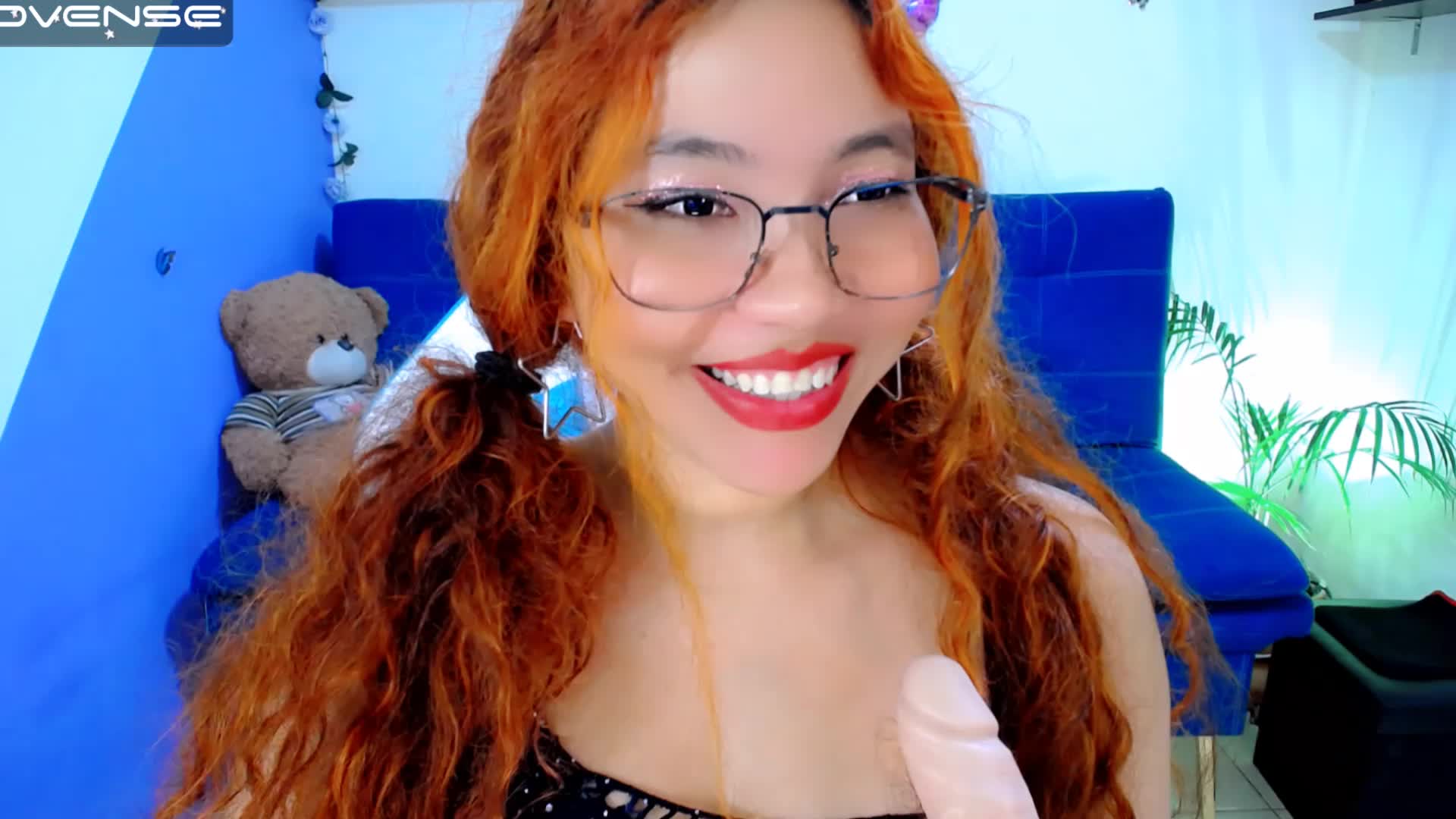 play with me - video by kyliejenner_hot cam model