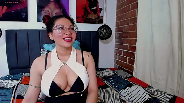 Fuck My hard + squirt - video kyliejenner_hot kameramallilta