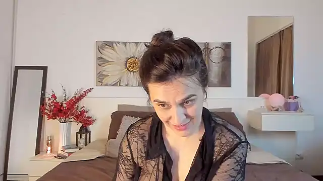 Live (23) - video by JoyCasidy cam model