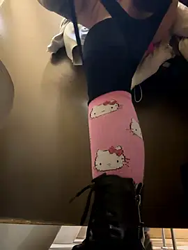 Cream pussy 🐈 cum in bathroom - วิดีโอโดย LikaCat โมเดลแคม