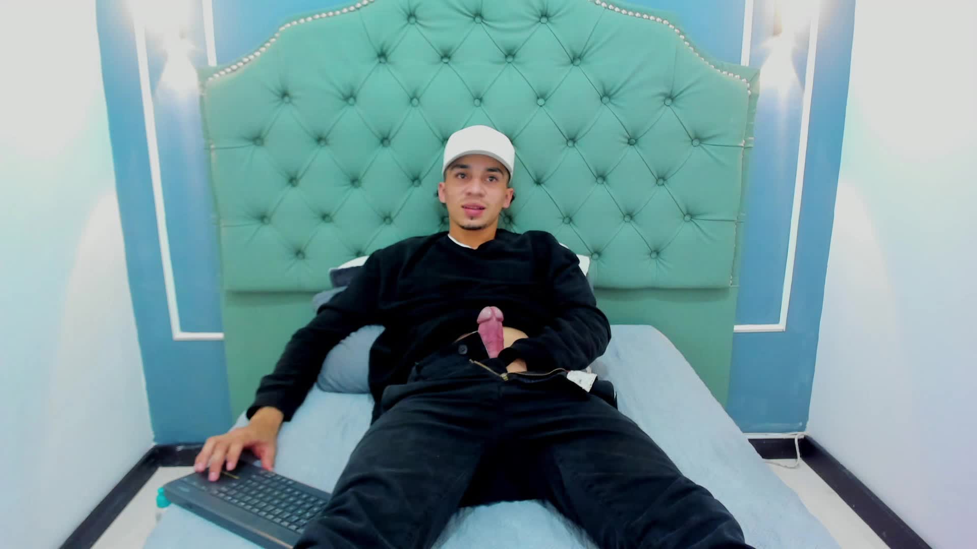 Spencer_Walker's XXX Videos & Recorded Live Shows | xHamsterLive