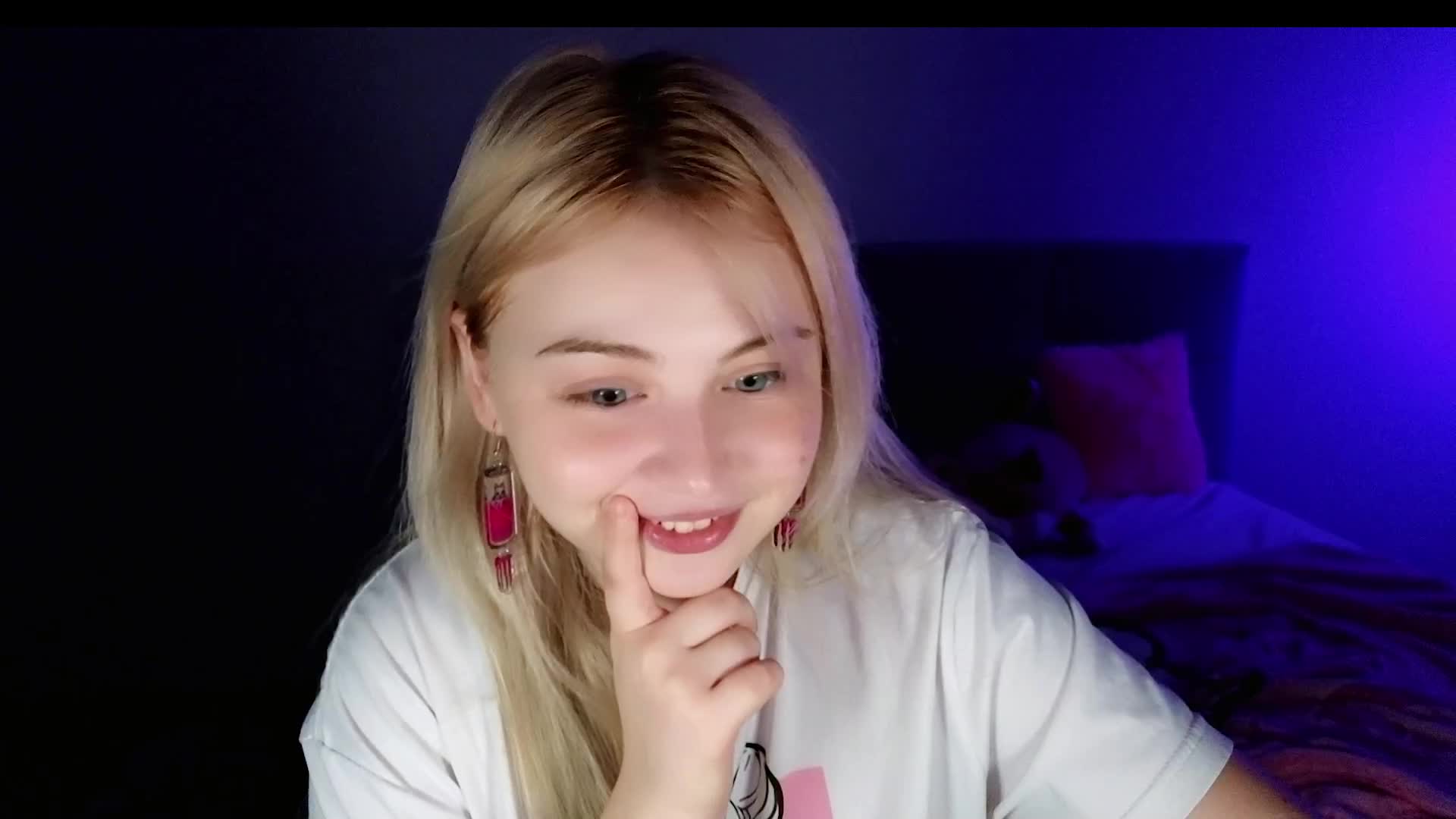 [23 Jul 02:33] Private Show - Video von shy_blondiee Cam-Model