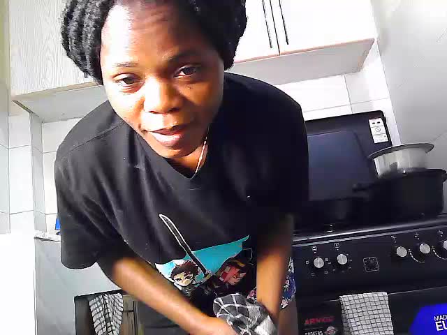 cumming in the kitchen - video av petiteebony_81 cam model