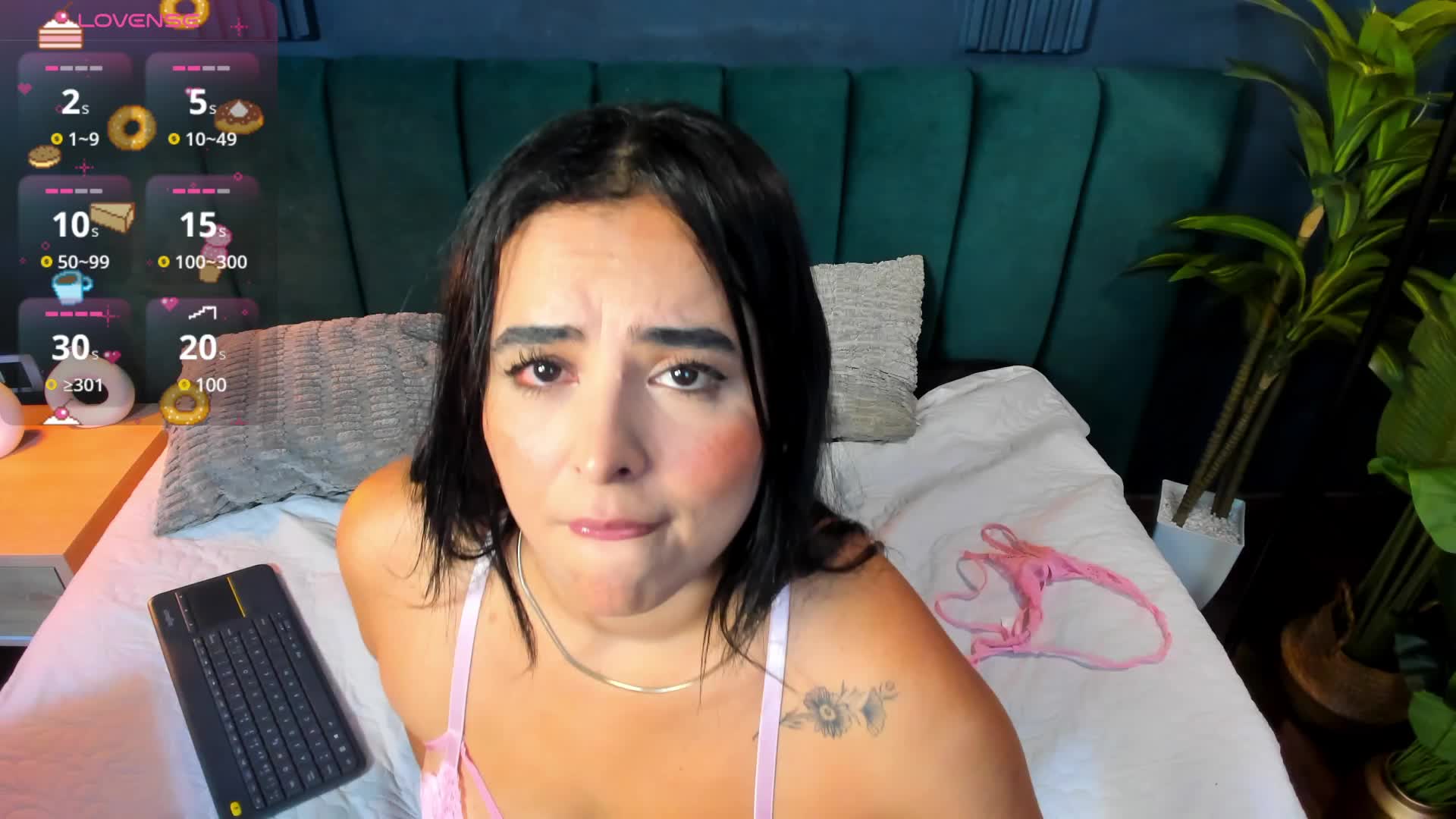 Monstrous cock in my mouth - Vídeo de taylor_bennet, modelo de vídeos