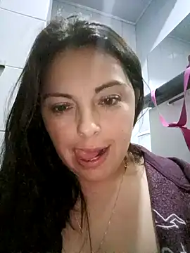 [10 Mar 22:45] Private Show - seherlatin 캠 모델의 동영상