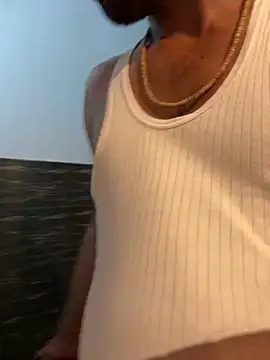 [25 Apr 17:36] Private Show－カメラキャスト  のrajasexy881801の動画