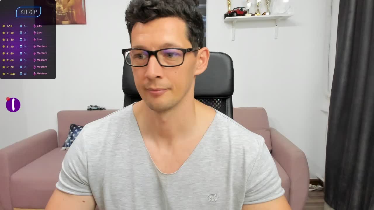 [20 Jun 12:02] Some masturbation with my toy inside. - vidéo du modèle de showcams BrutusK08