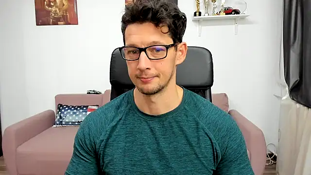 Kiss my big lips XO - vidéo du modèle de showcams BrutusK08