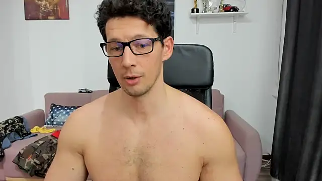 [30 Jan 19:14] A lot of tongue play, you would like that :) ! - vidéo du modèle de showcams BrutusK08