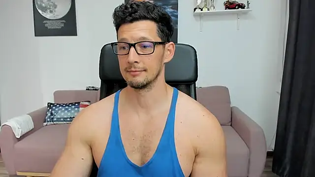 Full leather gear, rubbing my bulge with leather on and cuming on my pants－カメラキャストのBrutusK08の動画