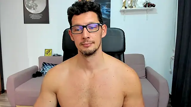 Adam's apple fetish. - vidéo du modèle de showcams BrutusK08