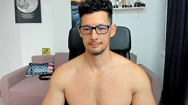 Brutus K puts his lazy house-slave to lick his asshole and suck his dick as punishment. - Vídeo de BrutusK08, modelo de vídeos