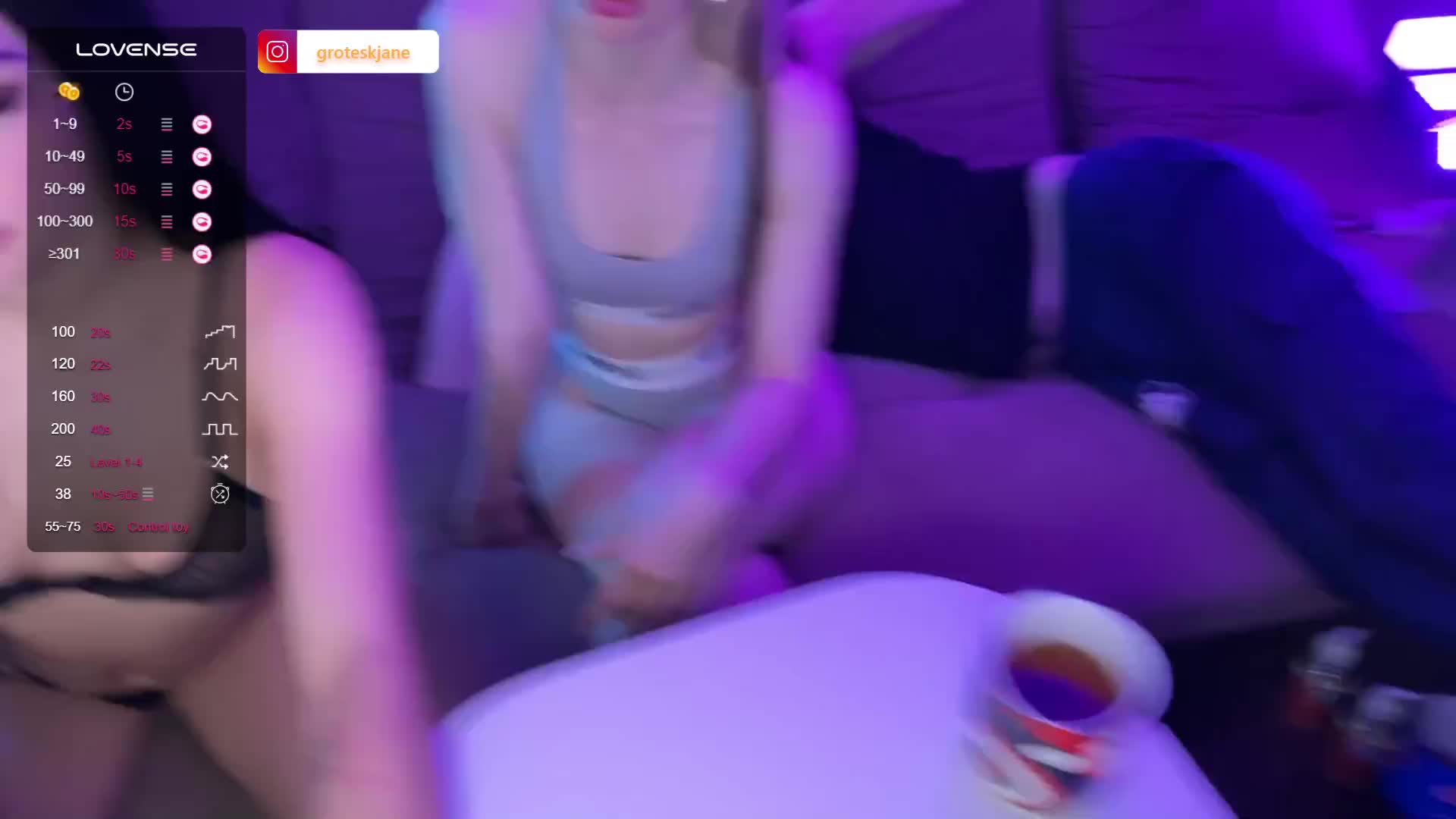 Private Show (2 girls+2 guys)