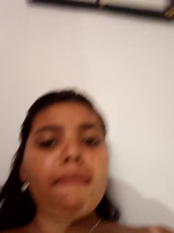 I masturbate with my cousin, wake him up and suck his cock until I fuck him - vídeo de stefanie010 modelo de câmara