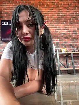 [13 Aug 09:32] Public Show - Video von Milanmilamilan Cam-Model