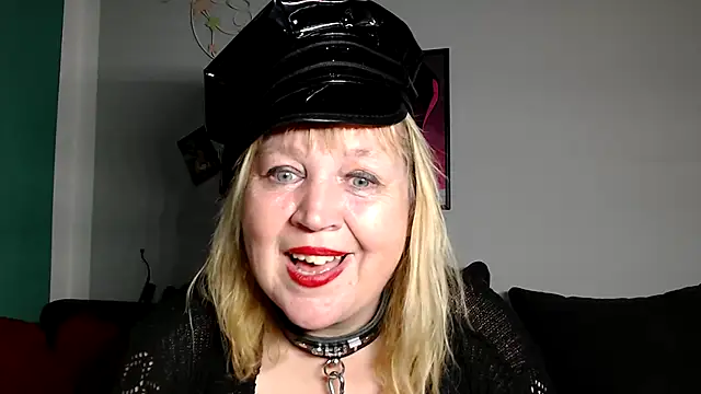 [3 May 20:37] Meine Titten bringen dich zum spritzen - video by Blasflittchen cam model