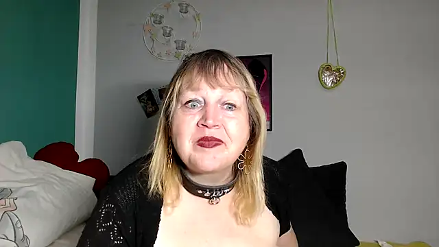 [14 May] Private Show - Milf Füße - video by Blasflittchen cam model