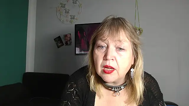 [2 Oct 18:18] viel privates über mich im Privat Chat - video by Blasflittchen cam model