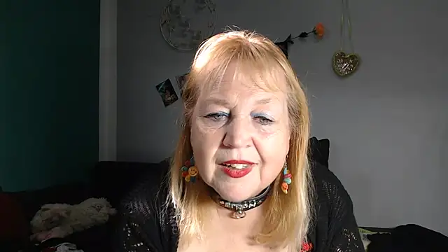 [9 Jun] Public Show - spritz mir ruhig im Mund - video by Blasflittchen cam model