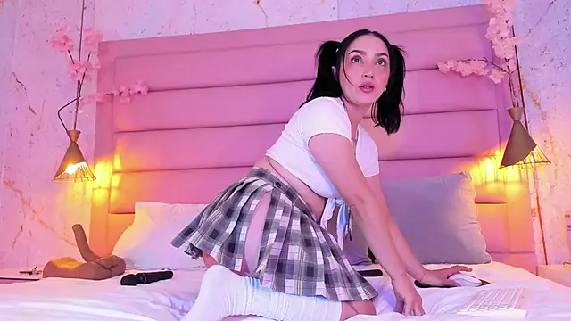 SPANK ASS HARD - Video von LIAH_IZUMI Cam-Model
