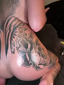 Nr106 XXL Plug der Oschi in my Ass - video van Laurahorney_xo cam-model