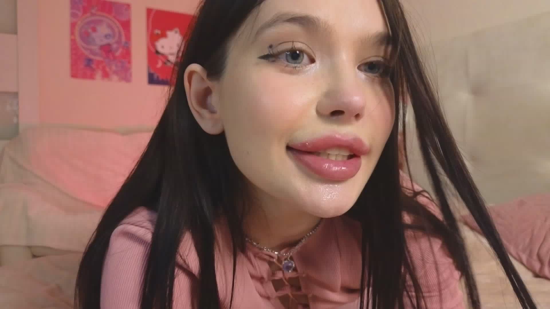 please cum on my face!!! - video di PrettyLilie modella di cam