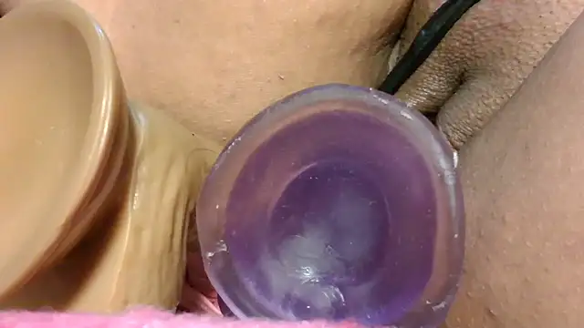 doble penetracion muy sensual - video by kendalkitty1 cam model