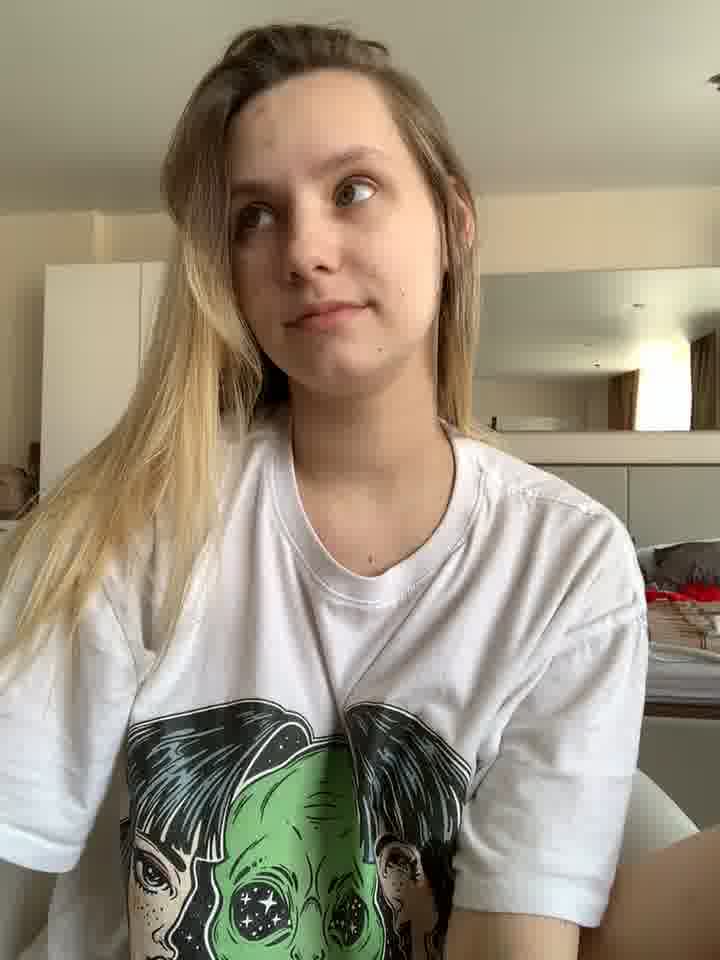 Doggy pussy show  Private Show - video oleh model kamera Radiants_two