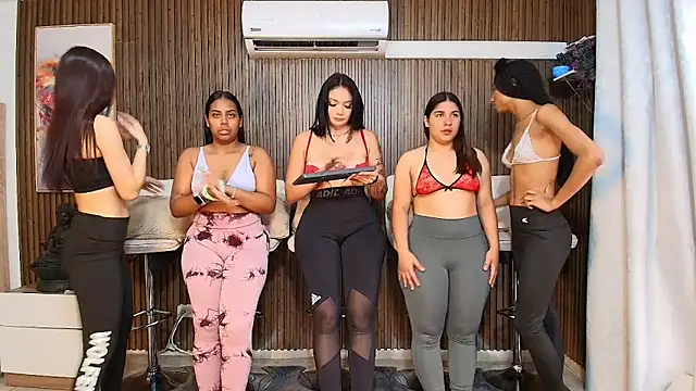 [13 Dec 08:17] Private Show - fetishcouples47 캠 모델의 동영상