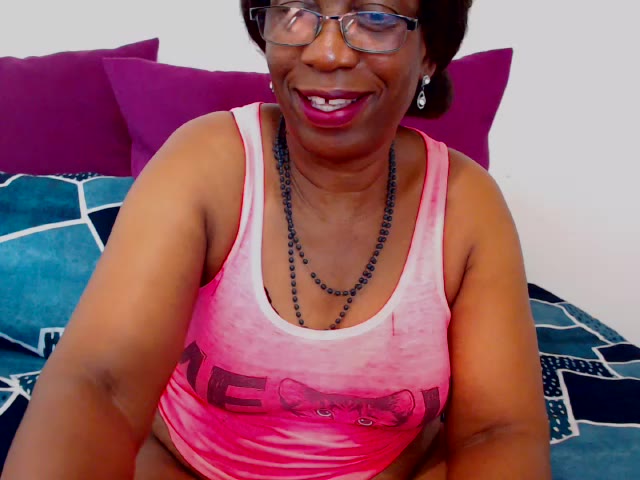 nice ass nd pussy begging for ur cum – видео вебкам-модели Freakyassnwildx