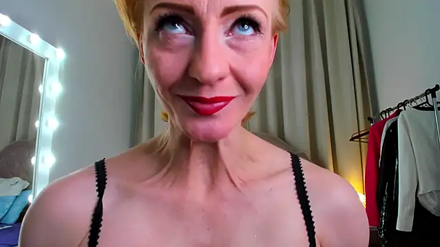 [intense deep throat - video od modelky/modela SquirtyAlisa