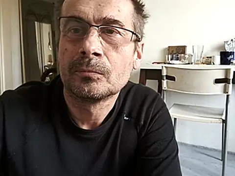 [20 Nov 11:42] Public Show – video modela na kameri gendos777