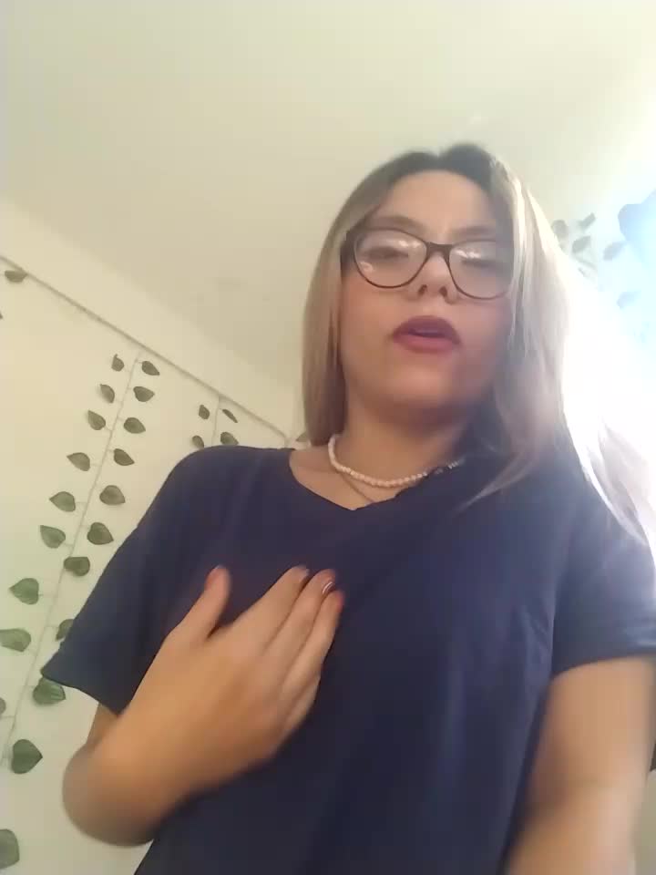 Private Show Dirty talk and Blowjob