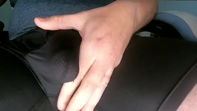 [19 Nov 10:17] Public Show - video by Cyberdude406 cam model