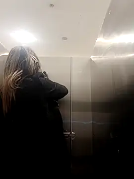 Horny at the mall, they almost caught me, 😱🔥 - video oleh model kamera Afroditecash