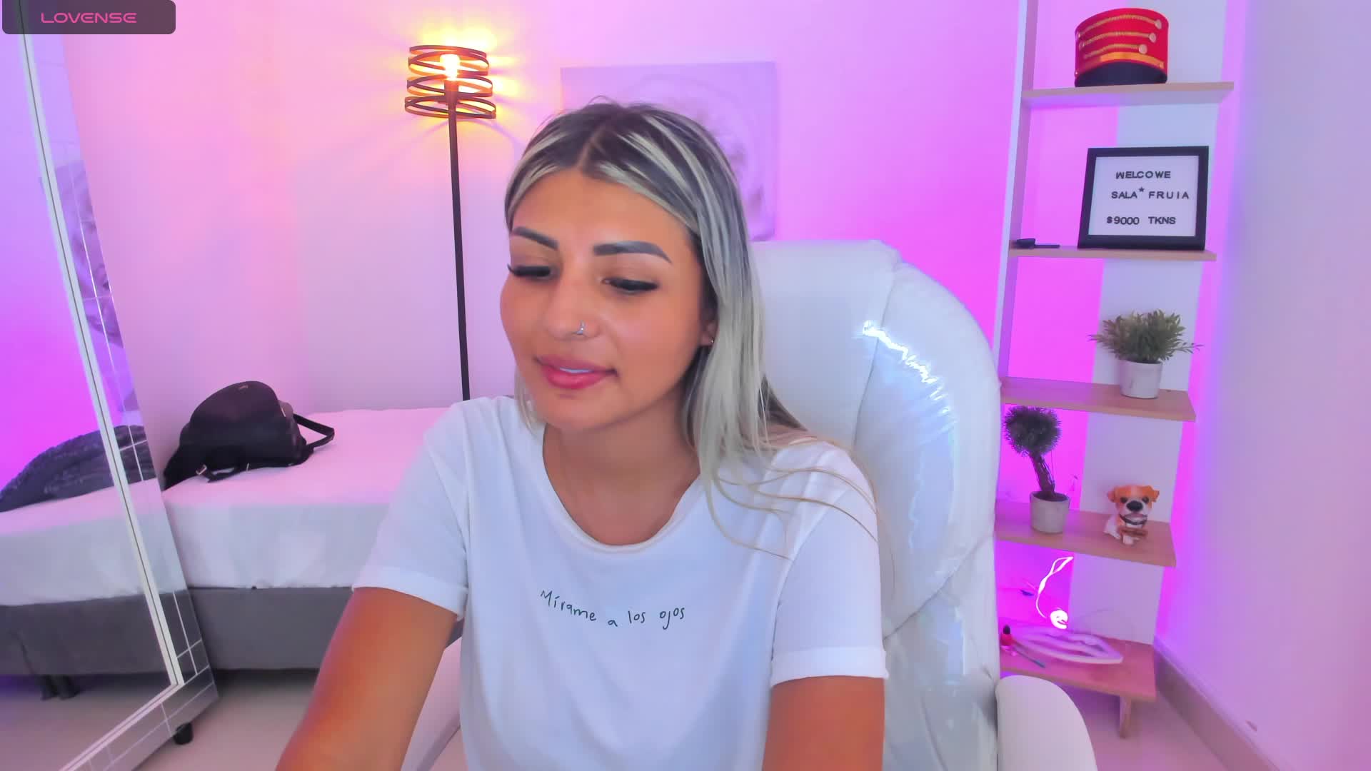 naked - video SALOOMEE__ kameramallilta