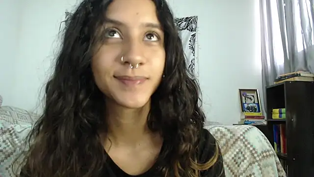 Suck n saliva feet ;) - video by AlinaWoolf_ cam model